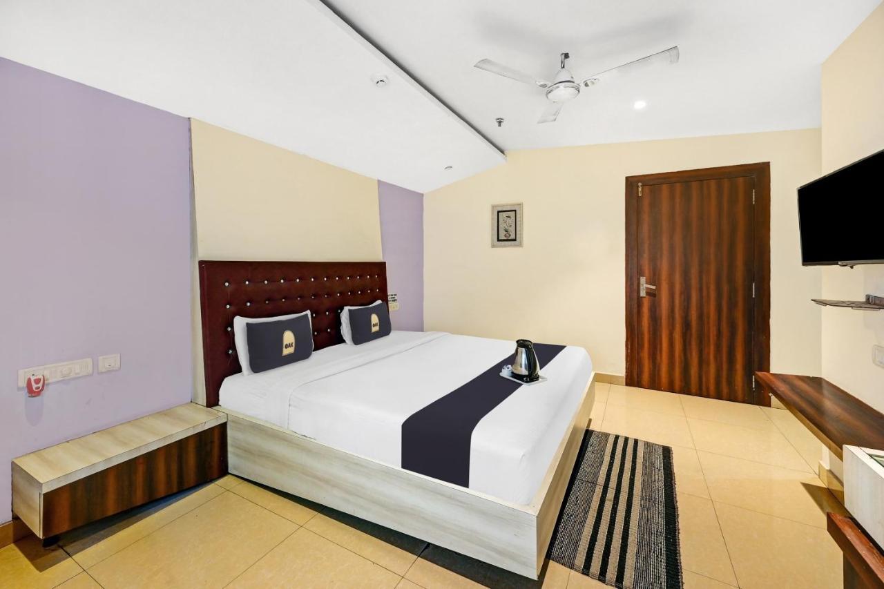 Hotel Townhouse Oak Pentagon Residency Bhubaneswar Esterno foto